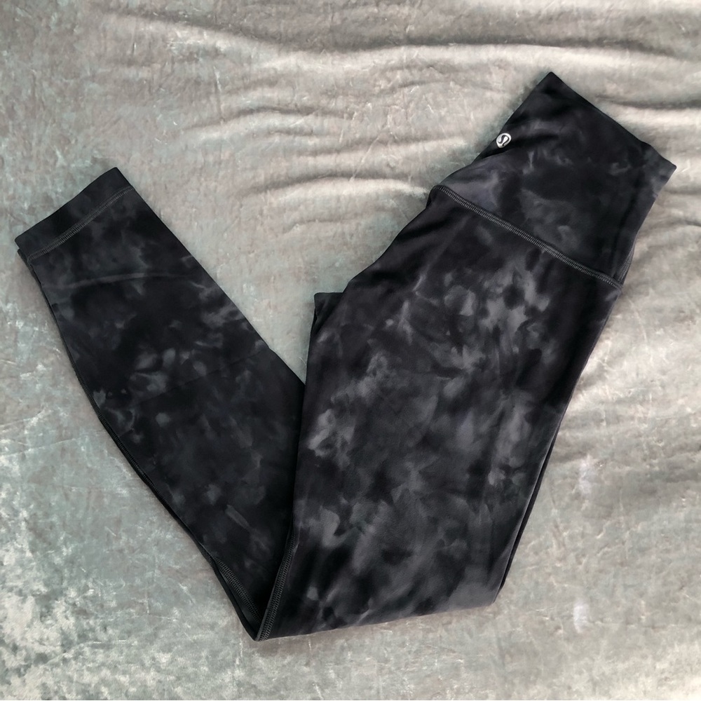 Lululemon Diamond Dye aligns, size 4